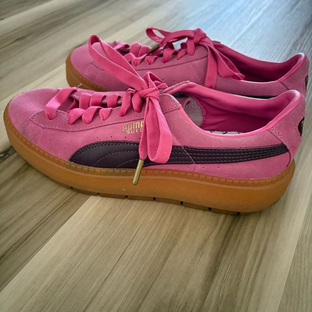 Puma Platform Sneakers Size 8.5 Pink Suede Low Top Gum Sole Retro Streetwear - Picture 4 of 8